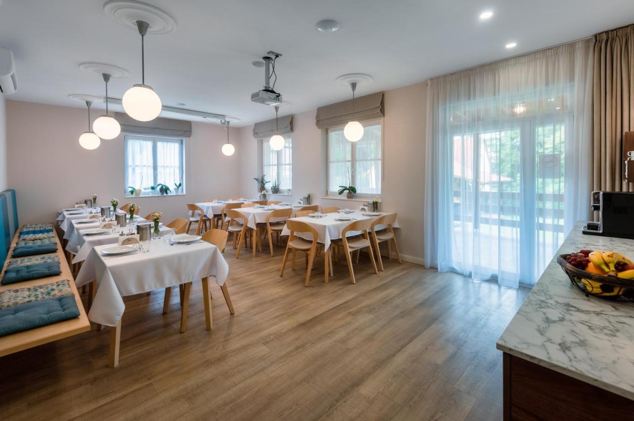 Ditlin Apartmanok Pápa 外观 照片