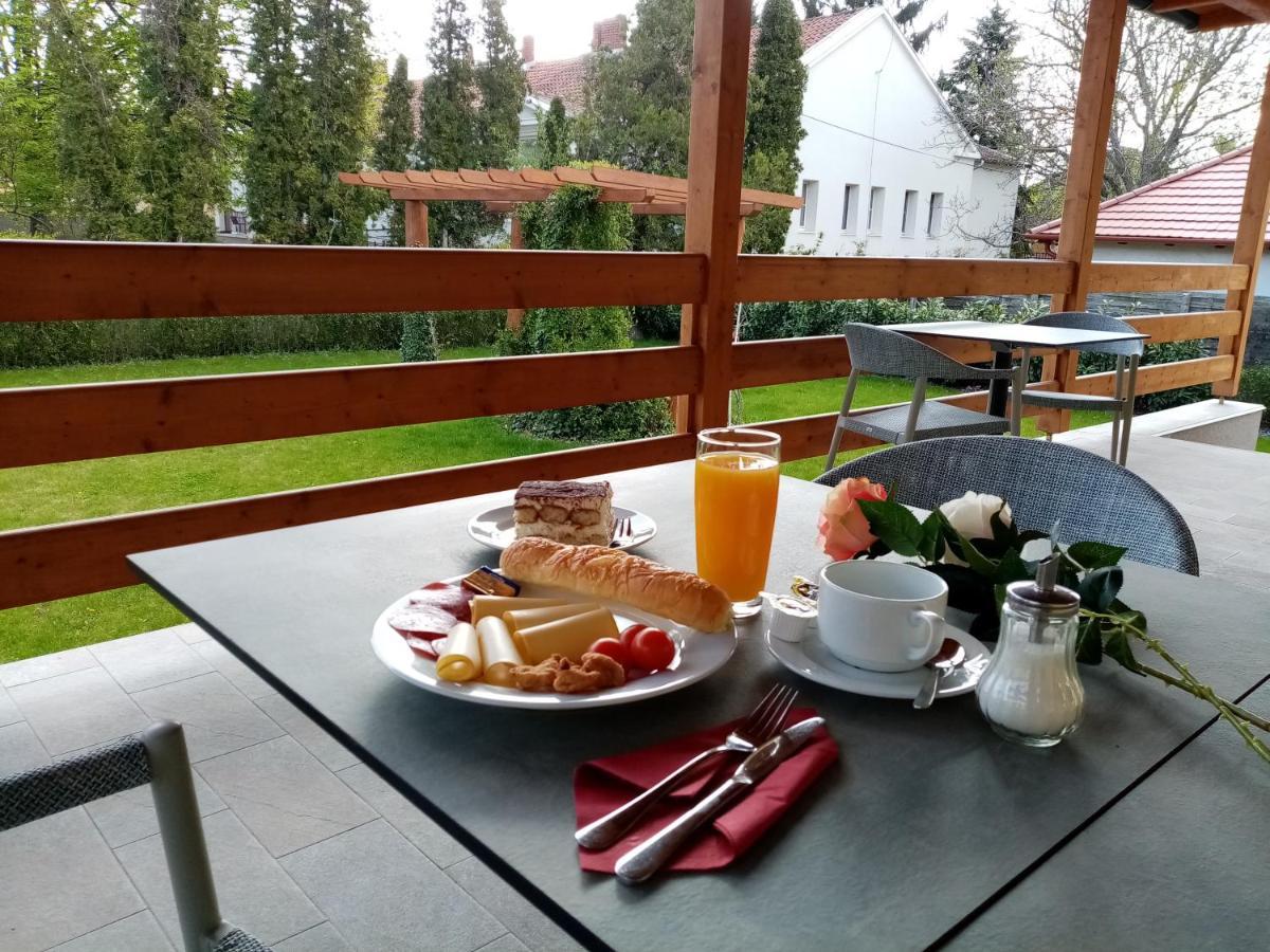 Ditlin Apartmanok Pápa 外观 照片